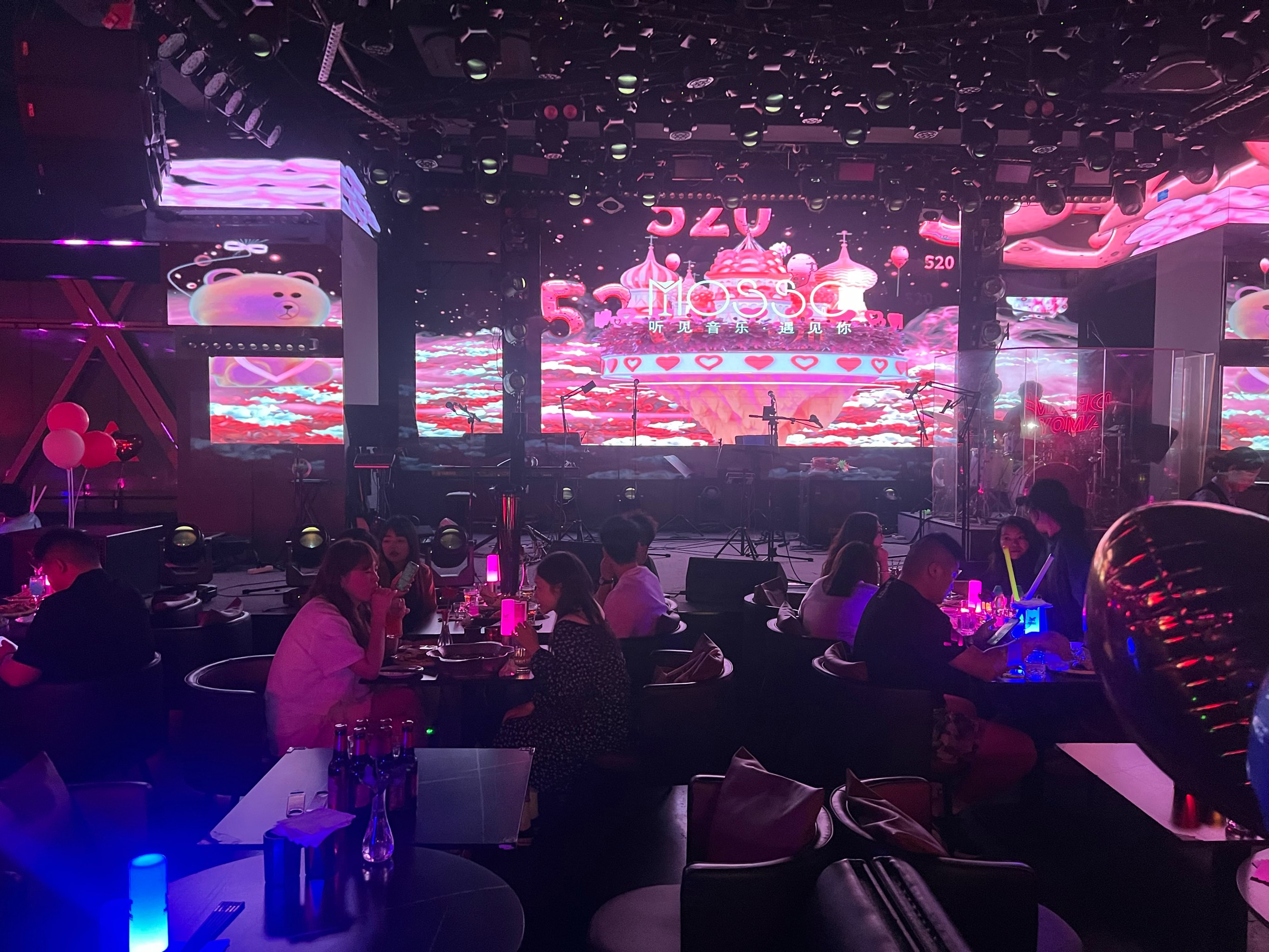 哈尔滨商务ktv：时钟走过商务ktv多少钱一个小时-平房区ktv预订